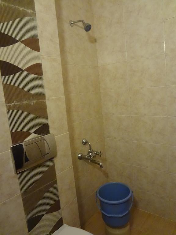 Hotel New Rajdarshan 마디케리 외부 사진