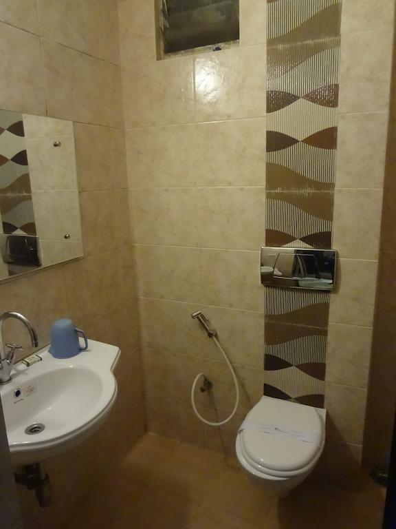 Hotel New Rajdarshan 마디케리 외부 사진