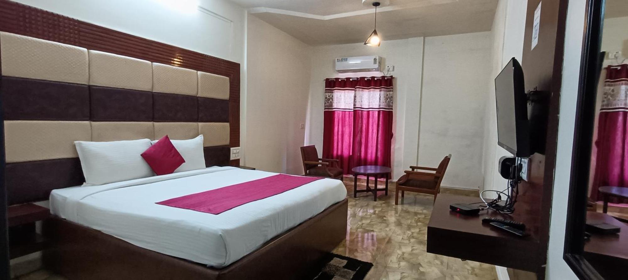 Hotel New Rajdarshan 마디케리 외부 사진