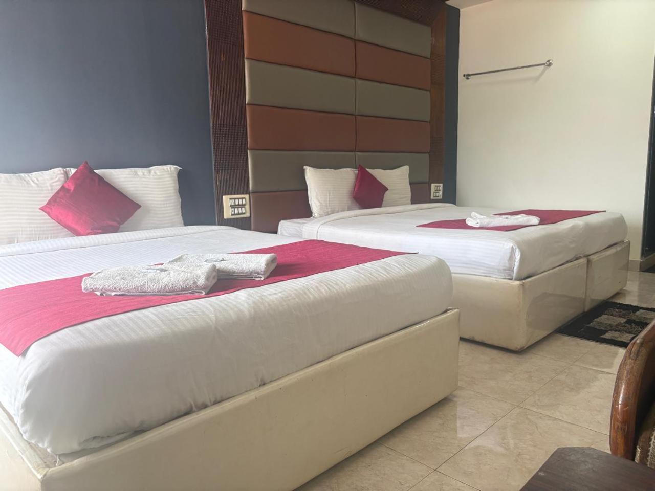 Hotel New Rajdarshan 마디케리 외부 사진