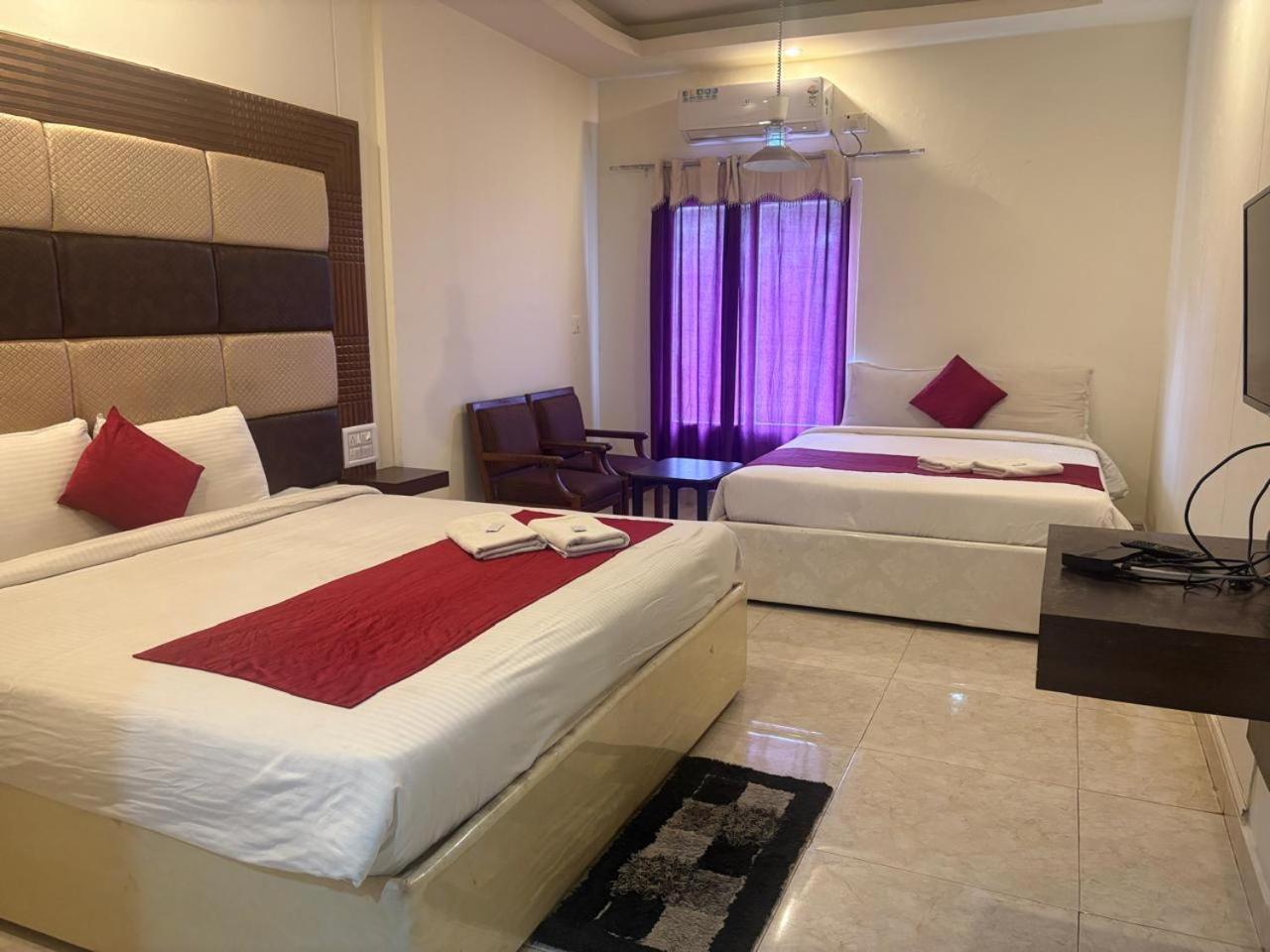Hotel New Rajdarshan 마디케리 외부 사진