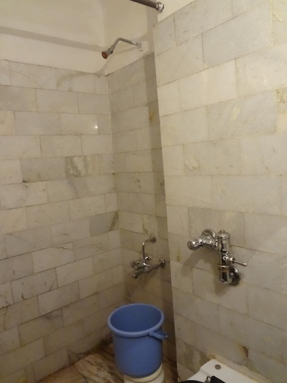 Hotel New Rajdarshan 마디케리 외부 사진
