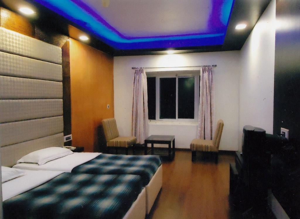 Hotel New Rajdarshan 마디케리 외부 사진