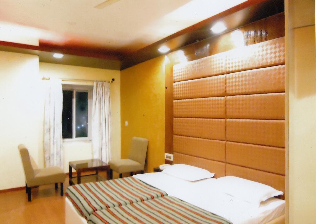 Hotel New Rajdarshan 마디케리 외부 사진